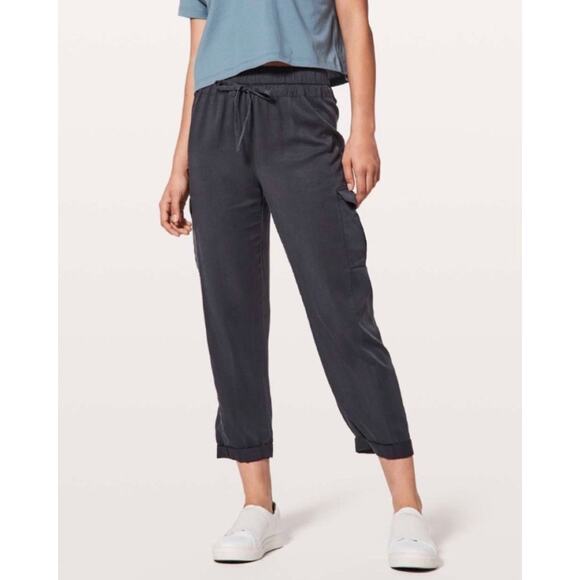 Lululemon Move Lightly Cargo Pants Womens 4 100% Tencel Charcoal Gray Black Crop - Picture 1 of 12